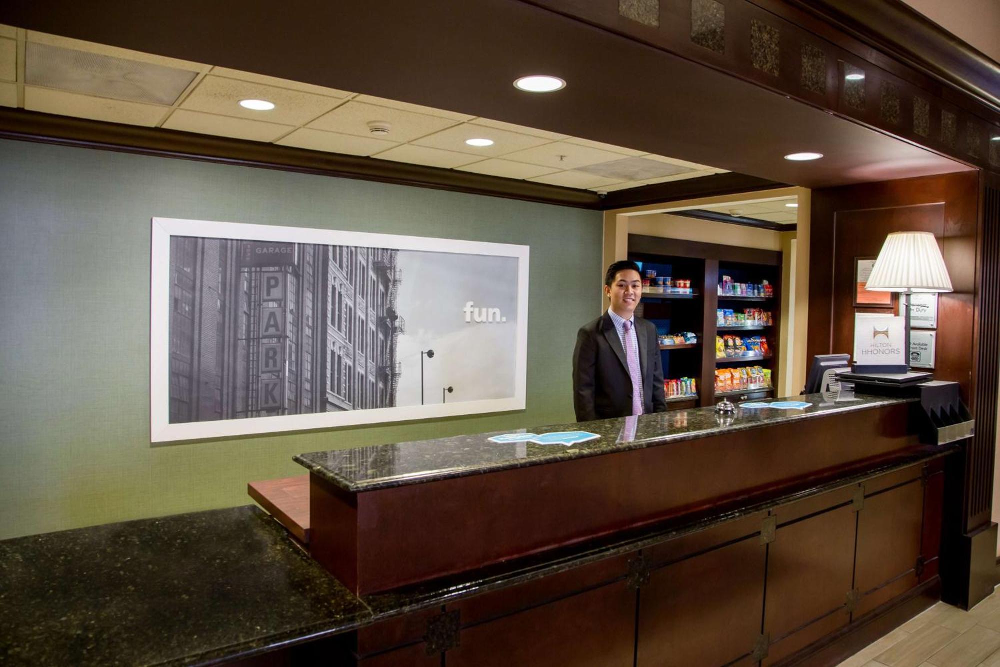 Hampton Inn & Suites Albany-Downtown Esterno foto